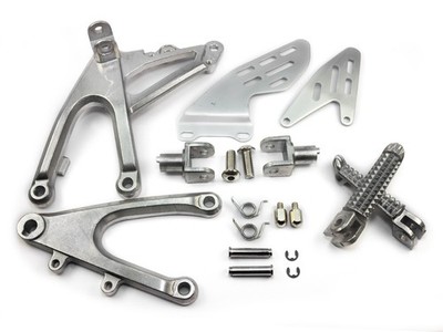 Fußrastenanlage vorne Fußraste Paar Halter für Yamaha YZF-R1 R 1 R Bj 2007-2008
