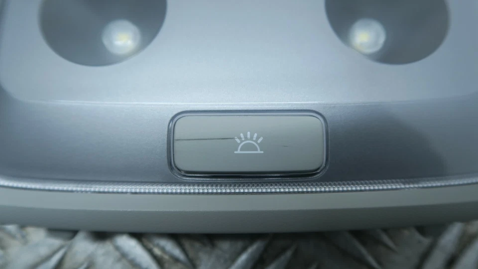 2017 KIA NIRO 4 ESTATE 1.6 PETROL-ELECTRIC MK1 REAR INTERIOR LIGHT REF12859 - Image 2 of 4