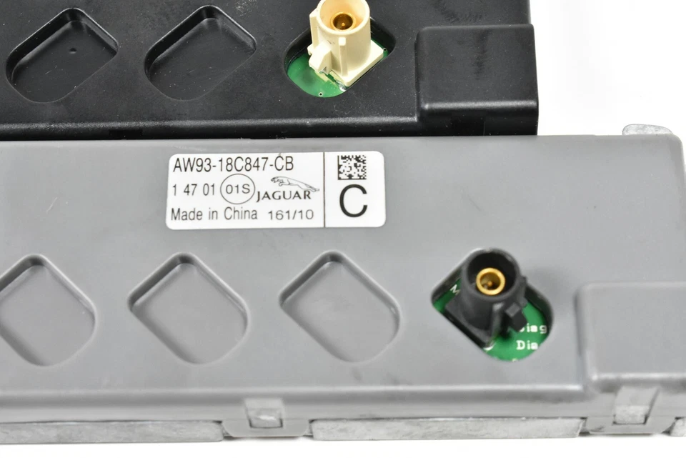 2010 2011 2012 2013 Jaguar XJ Antenna Amplifier AW93-18C847-EB CB ANTENNAS SET - Image 4 of 4