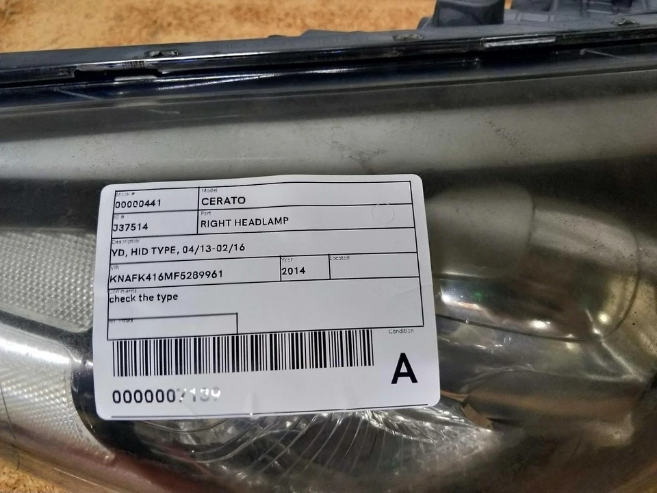 KIA CERATO RIGHT HEADLAMP YD, HID TYPE, 04/13-02/16 13 14 15 16 - image 2 of 4