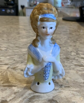 Vintage Porzellan Half Doll Nadelkissen Kopf Georgische Reifrock Dame - 8 cm lang