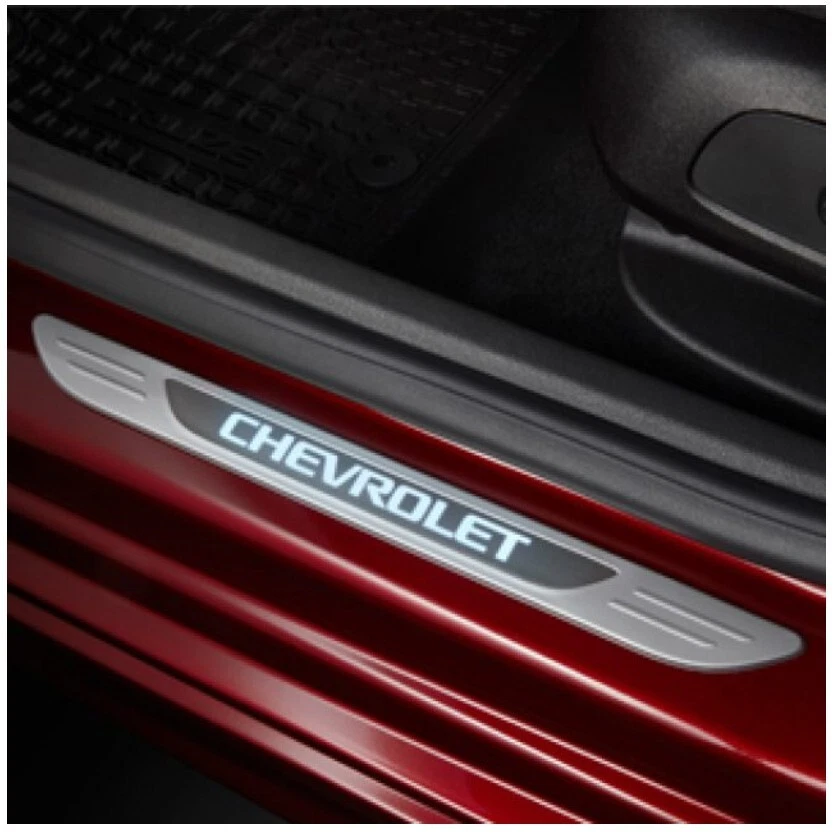 New GM 39088985 OEM Door Sill Plates Illuminated Gray 2017-2019 Chevrolet Cruze — 第 2/4 张图片