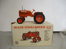 Allis Chalmers Model D-10 Toy Tractor "1990 Collector Edition" 1/16 Scale, Box
