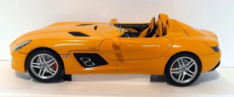 Minichamps 1/18 Scale diecast 100 038400 Mercedes Benz SLR McLaren Stirling Moss - Image 3 of 4