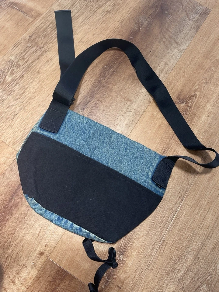 Supreme Messenger Bag SS25 Washed Indigo Denim Shoulder Bag - Image 2 of 4