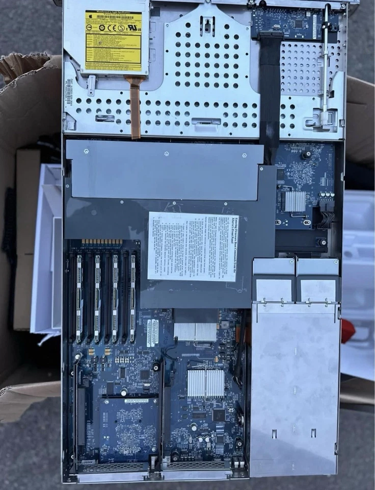 Apple Xserve 2.0 - Image 4 of 4