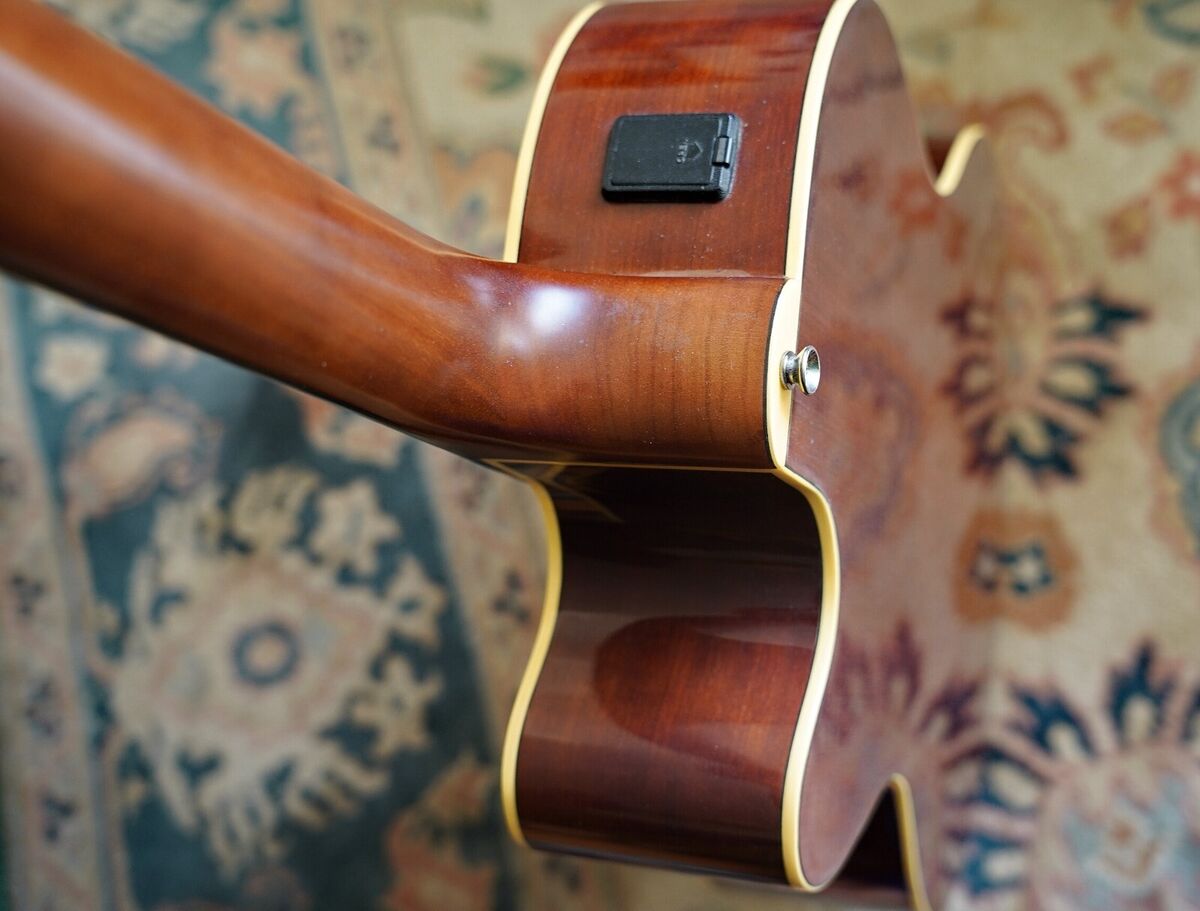 Yamaha CPX-5 Acoustic/Electric Guitar excellent with Yamaha CPX-5 Acoustic/Electric Guitar excellent with