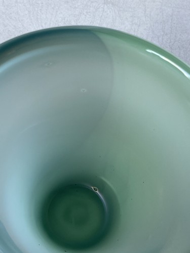 M. Rhys williams SIGNED glass vase/ tall bowl - Picture 6 of 10