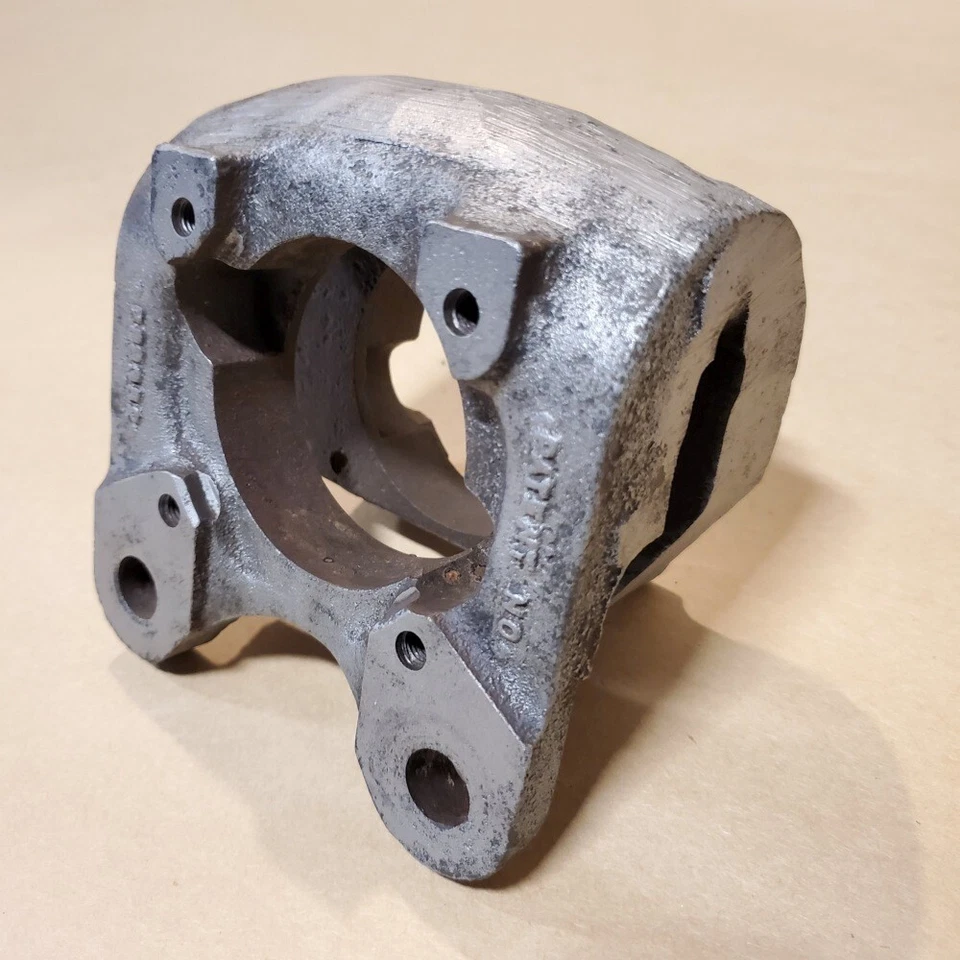捷豹 Early XK150 原装前制动卡钳铸造支架 原始设备制造商 688382 — 第 3/4 张图片