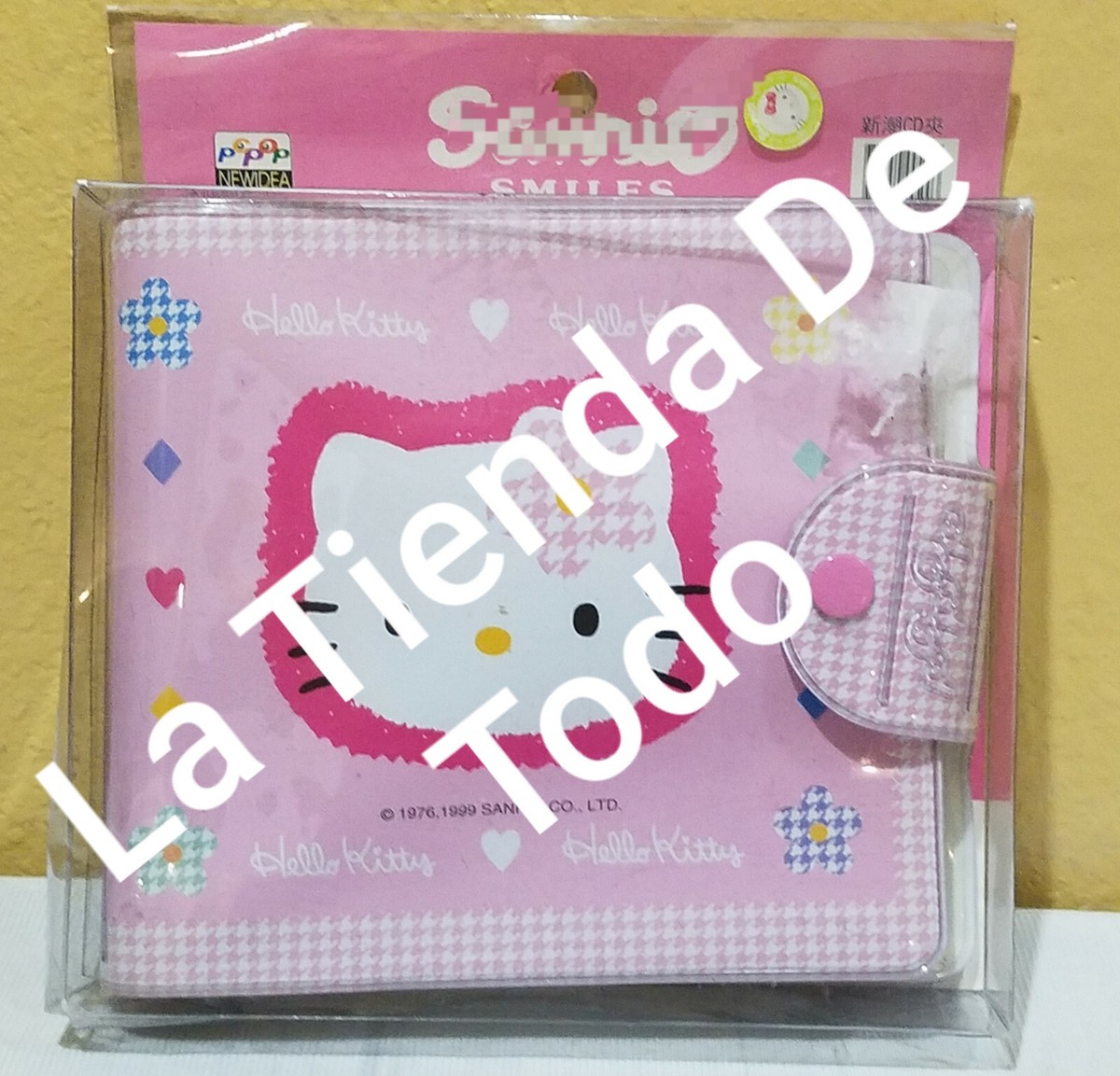 1999 OLD NEW STOCK 20 CD OR DVD HOLDER WALLET FOR SANRIO