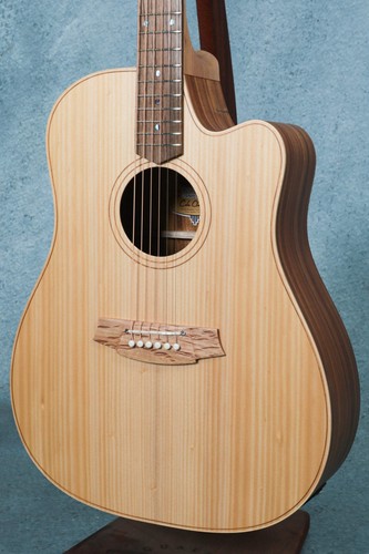 Cole Clark FL2EC-BB Dreadnought Acoustic Electric Guitar - 250341837 - Picture 4 of 9