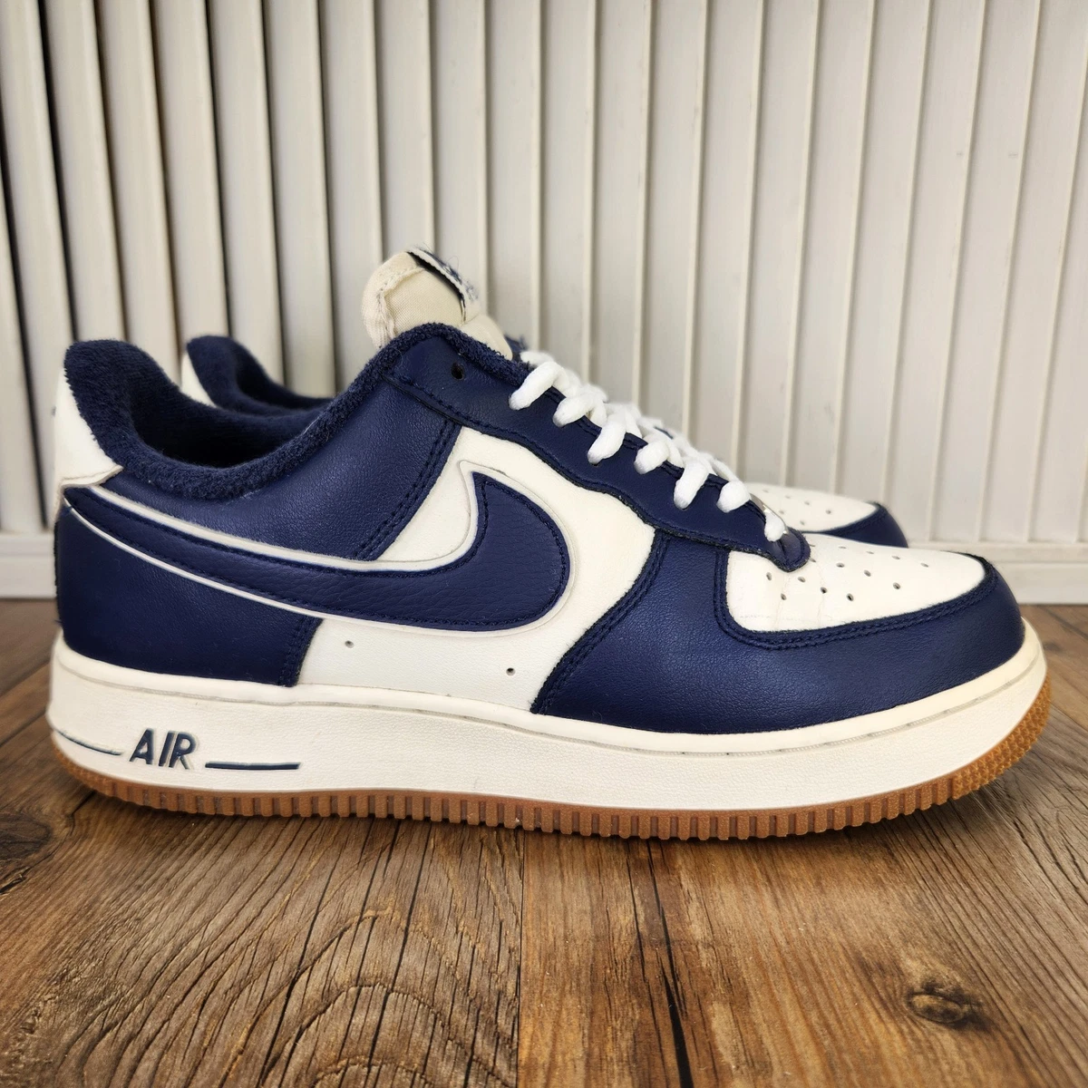 ナイキ　エアフォース 1 '07 LV8 ネイビー NIKE AIR FORCE 1 '07 LV8 SAIL/MIDNIGHT NAVY-GUM MED BROWN（ナイキ 靴
