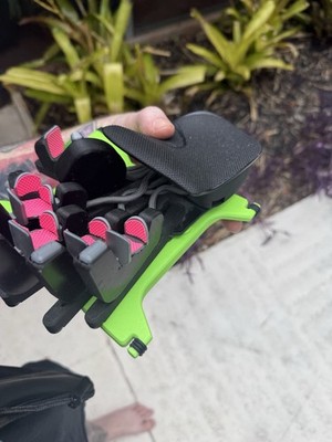 Azeron Right Hand Cyborg 1. Includes griptape, magnetic stand, and usb micro