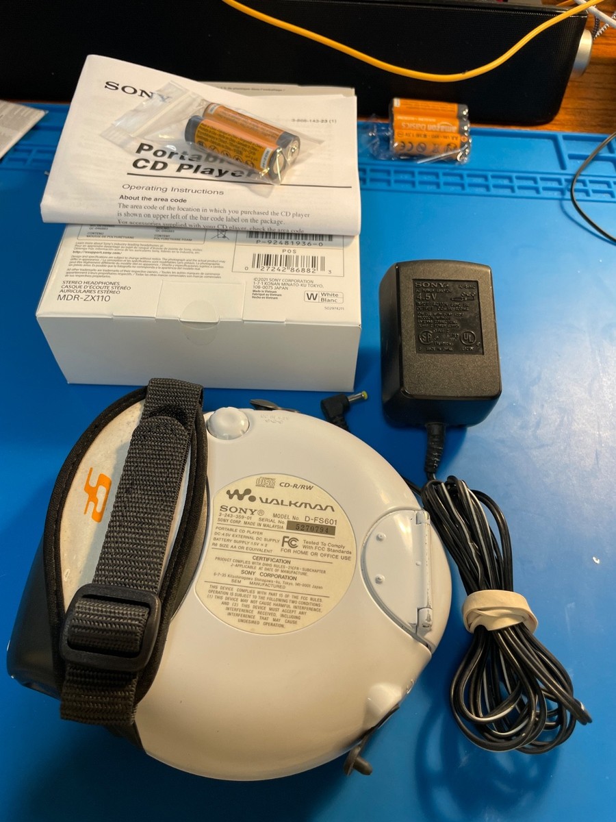 Sony D-FS601 AM/FM Portable CD Player, Beautiful and Fully Working