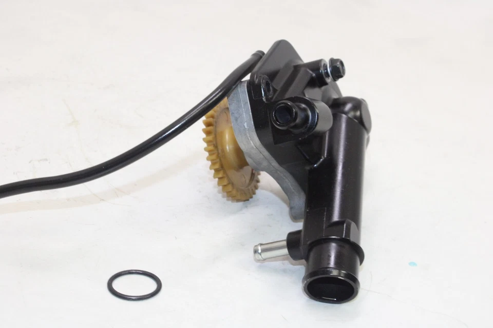 2020 铃木 SV650 原始设备制造商发动机水冷泵带盖 — 第 3/4 张图片