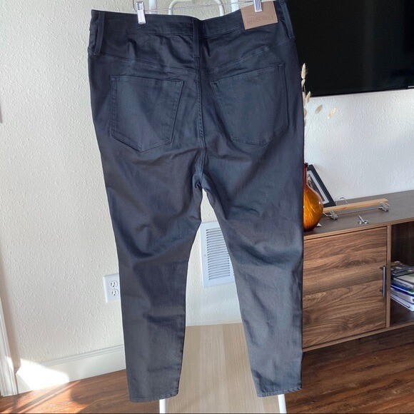Picture 5 of 12