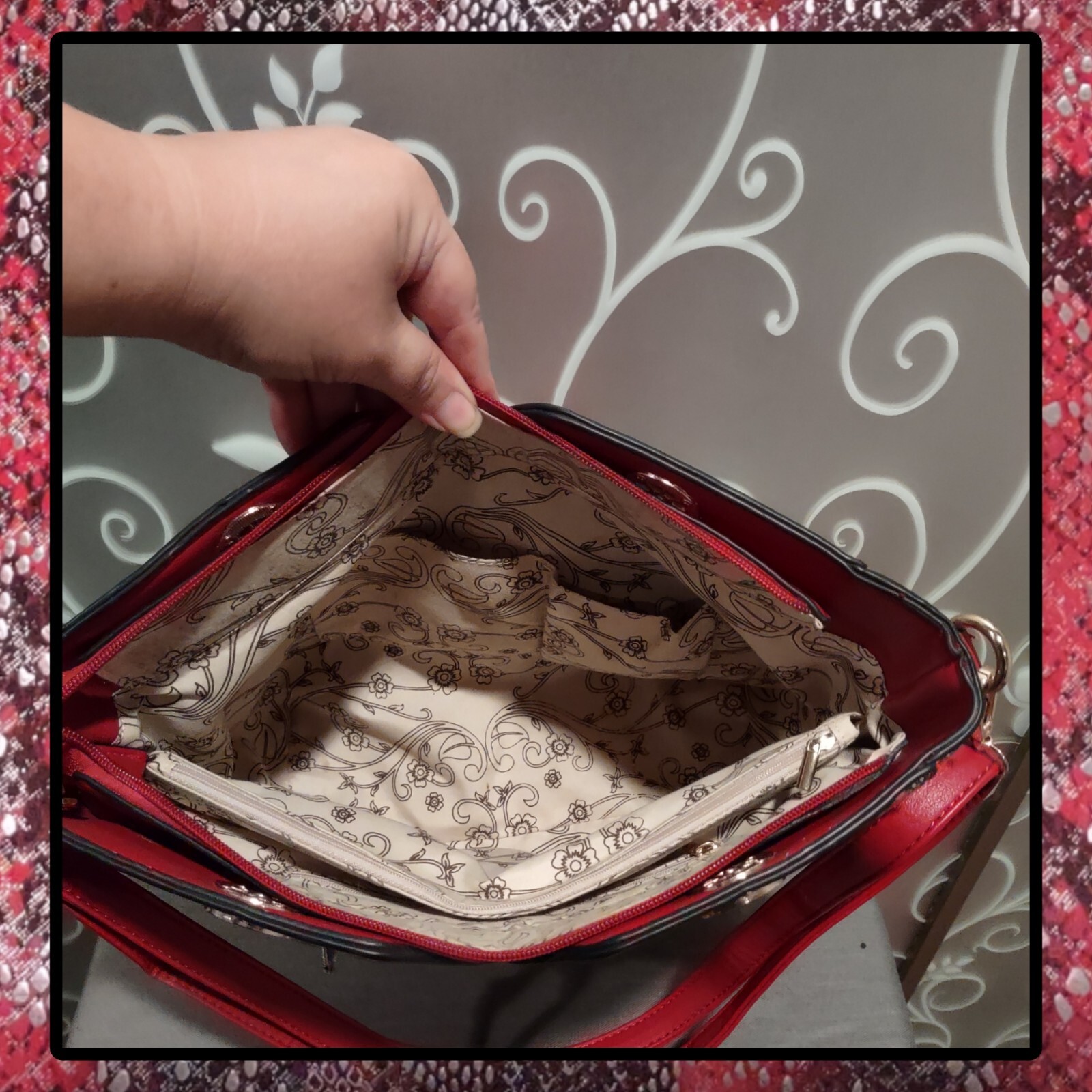 Stylish Snakeskin Pattern Purse - image 4