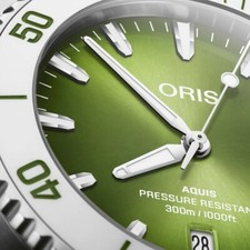 Oris Aquis Date Taste of Summer GRN Men's Watch 01 733 7787 4137-07 8 22 04PEB 2
