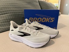 Women  s Brooks Ghost 18 - Size 9 - White, Black, Rose Gold - New in Box 