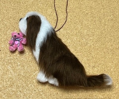 DUNKELBRAUNER BÄRTIGER COLLIE mit einem ROSA TEDDYBÄREN - Teil Nadel gefilzt HUND