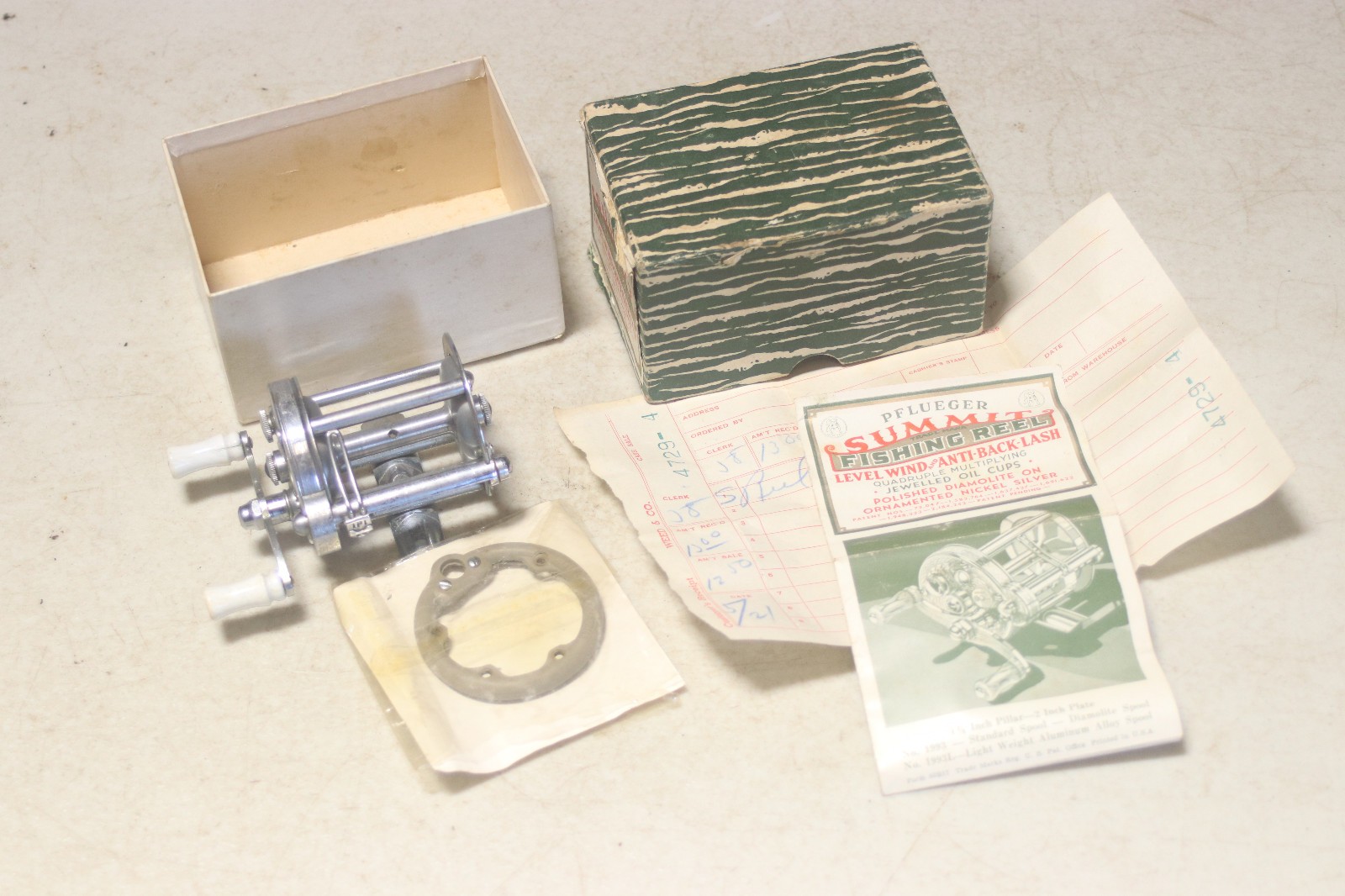 Vintage Pflueger Summit No.1993 Casting Reel in Box