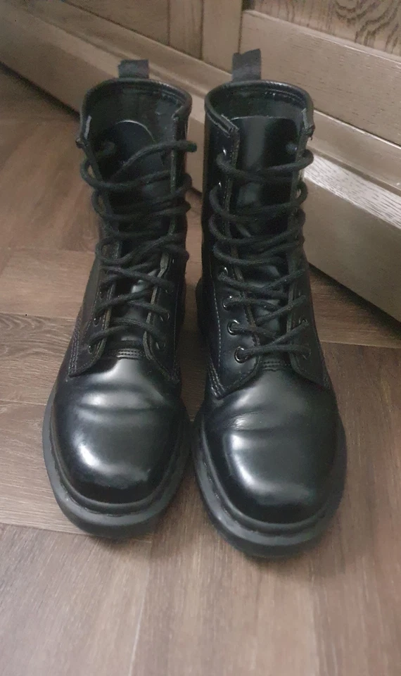 Dr. Martens 1460 Mono, photo 1 of 5