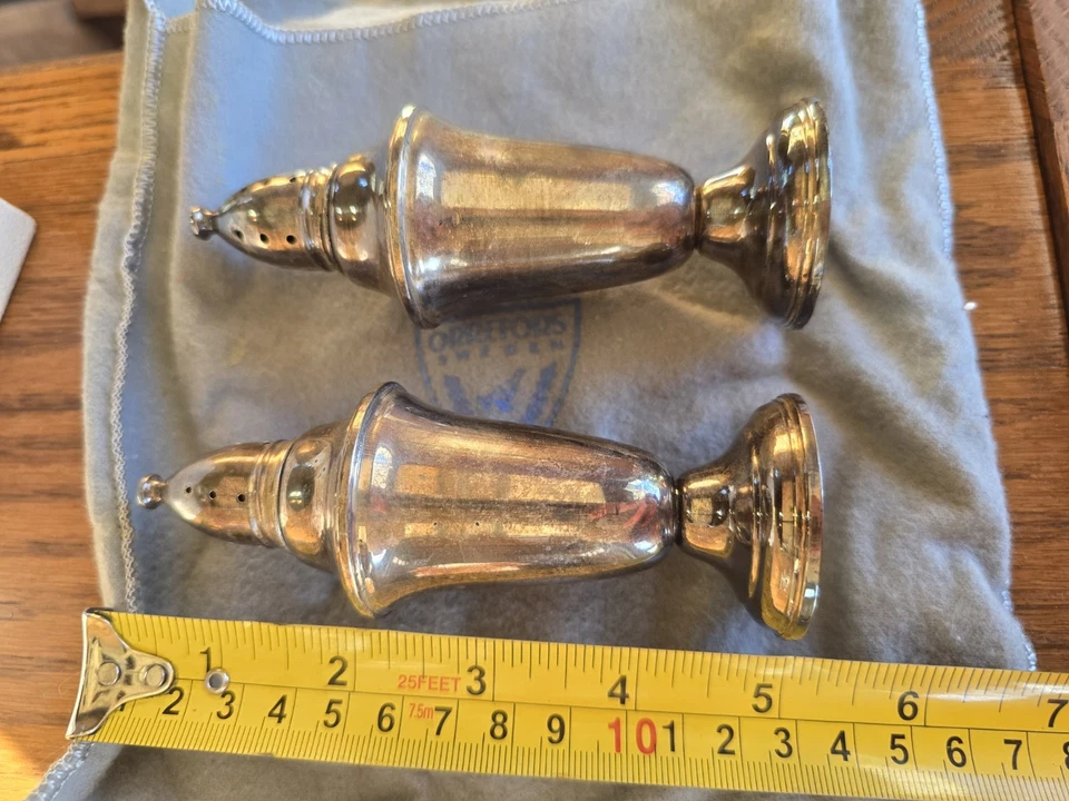 Salero y pimentero de ley con peso Foto 3 de 4