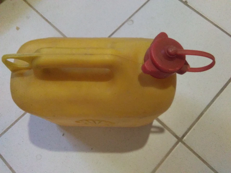 Shell. bidon d'essence 5 litres. be. - Photo 3/3
