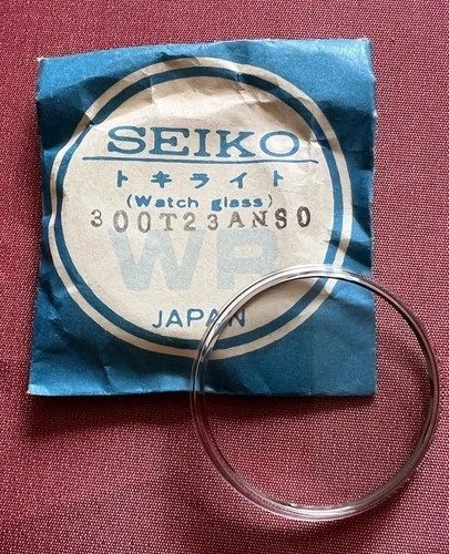 ORIGINAL SEIKO GLASS VINTAGE NOS 300T23ANS0 FOR 7006 -7080 7006-7180 7330