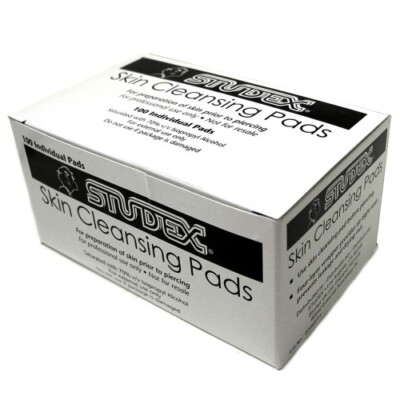 STUDEX HAUTREINIGUNG PADS OHR PIERCING ALKOHOL VORBEREITUNG TÜCHER BOX MIT 100 - E221