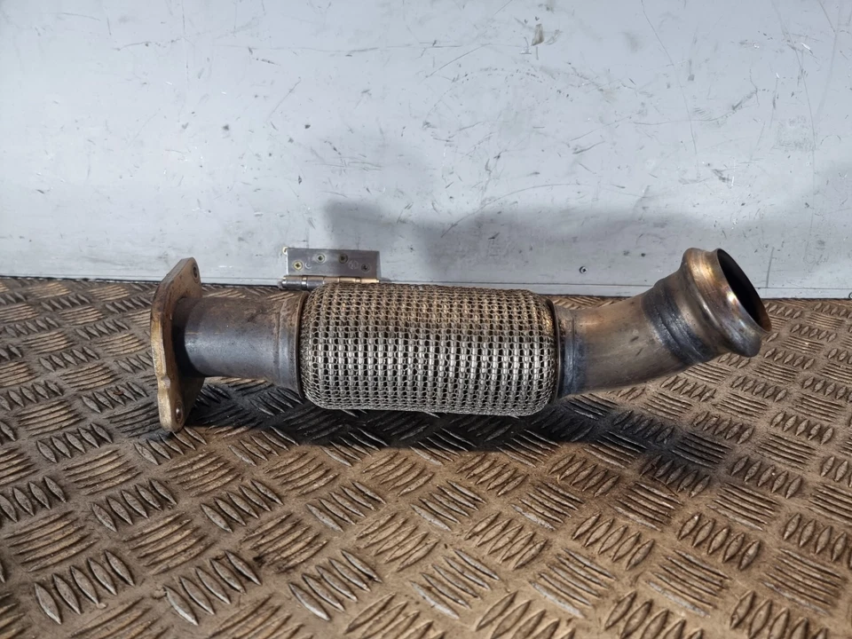 Mercedes Clase A tubo de escape descendente A200 2015 W176 A180 Foto 4 de 4