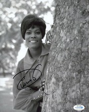 Dionne Warwick Singer Autographed Signed 8x10 Photo ACOA