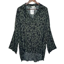 Umgee Wild About You Leopard Tunic Top Women Size L Green Hi-Low Raw Hem Rayon