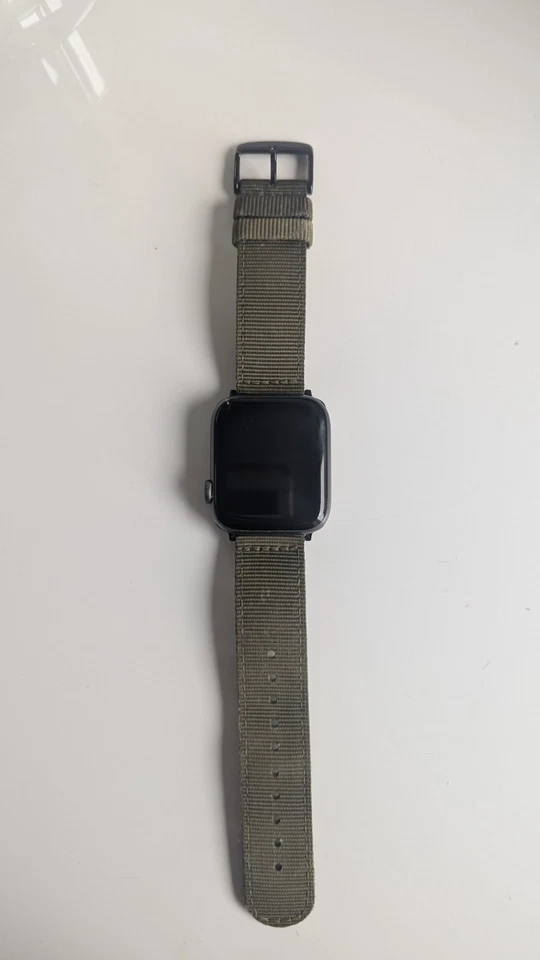 Apple Watch Series 4, photo 1 of 3