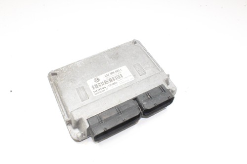 VOLKSWAGEN POLO Motorsteuergerät ECU 03E906033L 2003 22319401