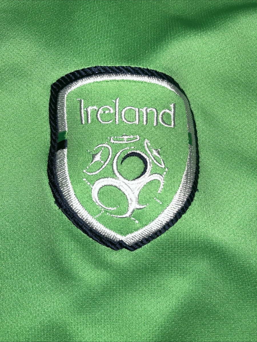 Umbro Ireland Football Soccer Jersey Men's Large Green Embroidered