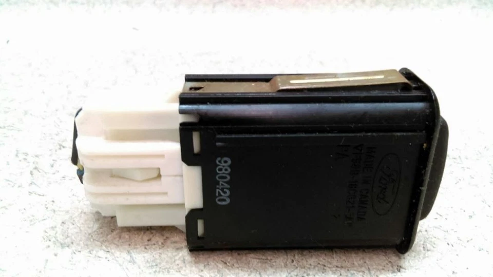 Interruptor de descongelación trasero compatible con Ford Windstar R5-176683 1995 1996 1997 1998 Foto 3 de 4