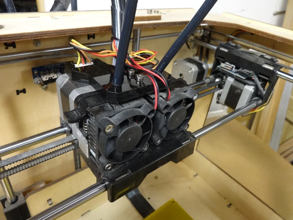 makerbot replicator desktop 3d printer - Image 4 of 4