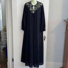 Vtg 70s Formfit Rogers black lace nightgown  robe