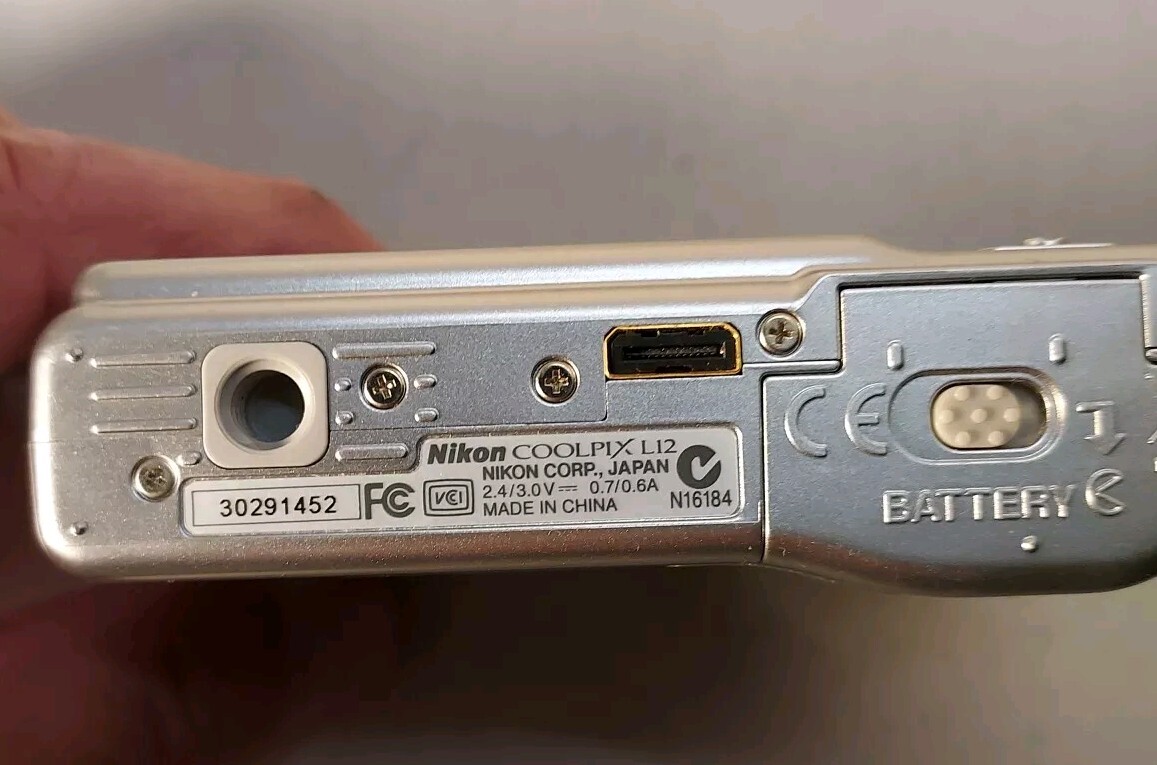 Nikon Digital Camera Coolpix L12 Sliver PARTS ONLY READ