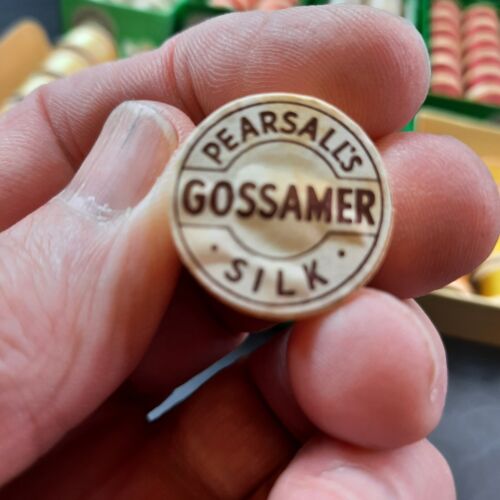 Pearsall's Gossamer filo di seta mosca filo di legatura bobine in legno vintage - Foto 2 di 12