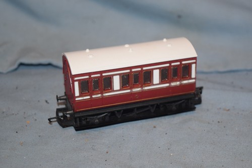 -Hornby R219 Caledonian 4 Wheel Coach 12 Maroon White (No Box) - Picture 2 of 3