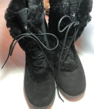 Bearpaw Tall Boots Lace Up Black Suede Sheepskin Women’s Size 9, 40 Alyssia
