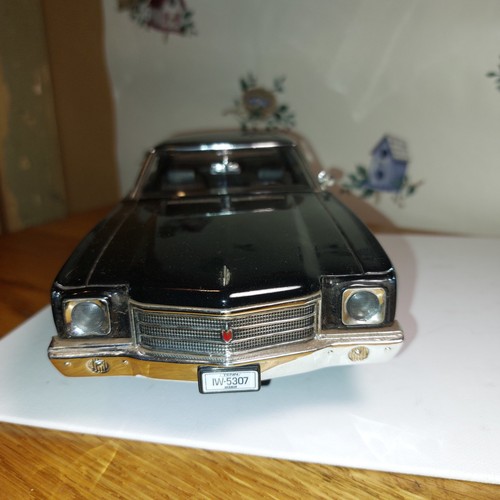 ERTL 1:18 70 Chevrolet Monte Carlo SS 454 - Picture 4 of 10
