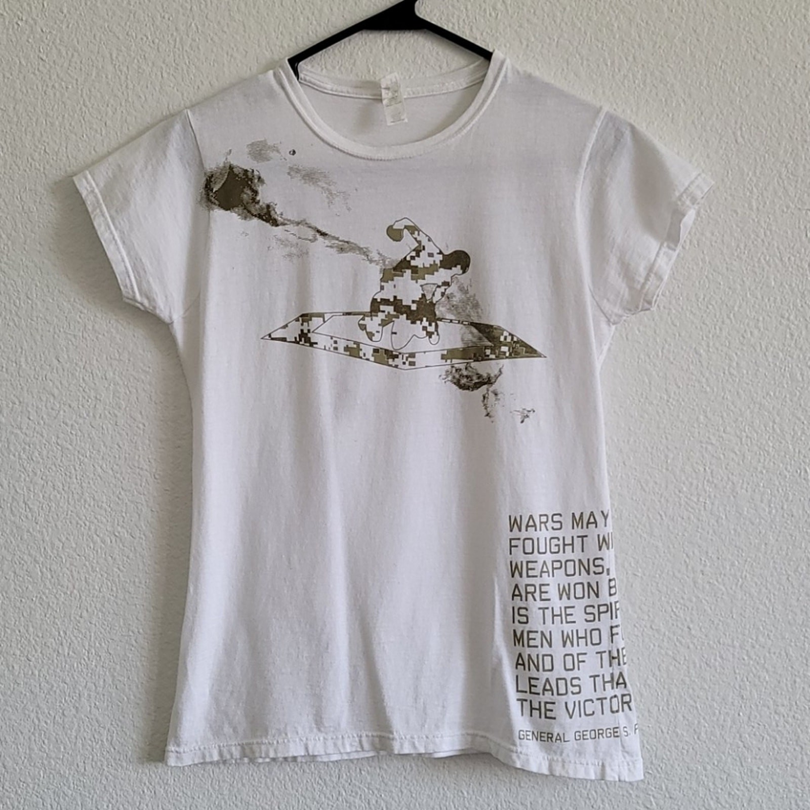 GILDAN Military Graphic Tee General Patton T-Shirt Camo Size Medium White