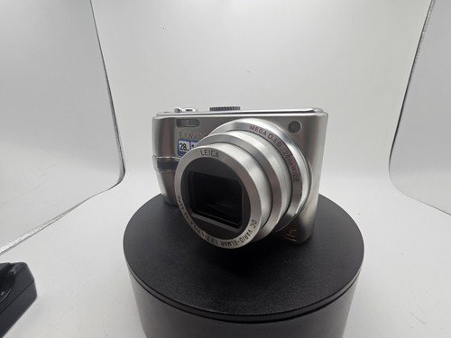 Panasonic Lumix DMC-TZ3, 7,2 megapixel, set pacchetto zoom ottico 10x argento - Foto 2 di 15