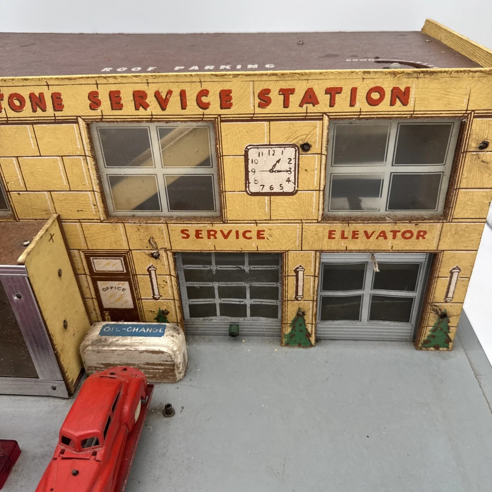 Juego Keystone Service Center años 40 24x18,5x8,75 con autos y bombas de gas Foto 3 de 4