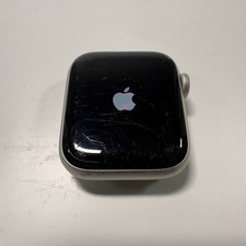 Apple 40mm Apple Watch SE 2nd Gen 32GB MRFW3LL/A  D Grade