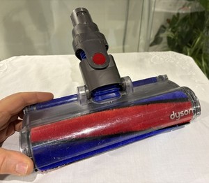 Dyson V6 Soft Roller Motorisierter Kopf Hartböden GUTER SAUBERER ZUSTAND