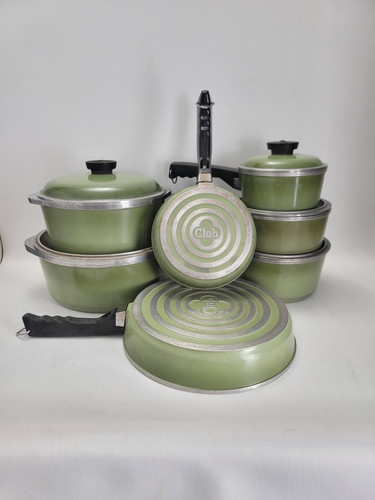 Vintage 12pc Porcelain Aluminum CLUB Pots Pans Set Avocado Green w/ Lids